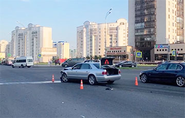 В Могилеве Audi уходил от погони ГАИ и снес машину на перекрестке