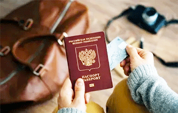 Russian Woman Was Banned From Flight Because Of Her Citizenship: She Took It Hysterically