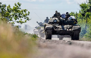 Ukrainian Forces Are Attacking Kursk Region With Captured T-90M Tanks