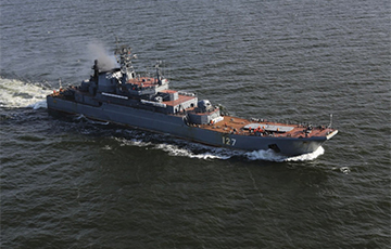 Media: Large Landing Ship Minsk Completely Destroyed In Sevastopol