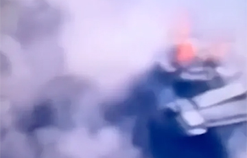 «Мангал» не спас: украинский дрон «нырнул» прямо в люк российского танка