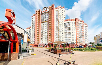 «Строили с большими скандалами»: сколько стоят квартиры в знаменитом доме на Каменной Горке