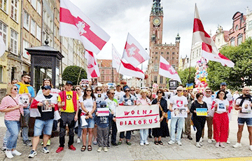 «Дулю с маком»: белорус из Варшавы ответил на предложение лукашистов
