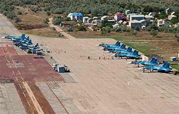Выгорел кусок аэродрома: спутниковые фото авиабазы РФ «Саки» в Крыму до и после атаки