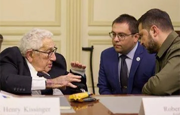 Zelensky Talks To Kissinger During His Visit To U.S.