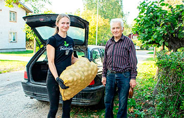 Беларусы прыйшлі на дапамогу пенсіянеру з Эстоніі, у якога нахабныя злодзеі скралі бульбу