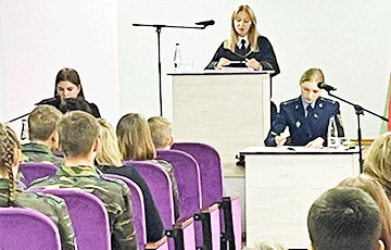 Лукашисты устроили очередной показательный суд в школе