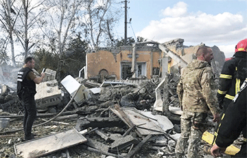 Россия ударила ракетой по магазину на Харьковщине: известно о 49 погибших