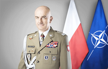Operational Commander And Head Of General Staff Of Polish Army Resign