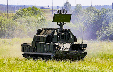 Ukrainian Drone Hits Russian Tor SAM System