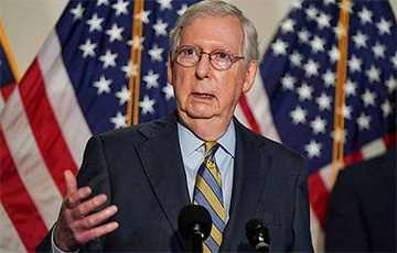 Лидер республиканцев в Сенате уйдет в отставку после исторического срока на посту