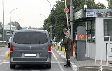 Belarusians Given Special Questionnaires At The Border
