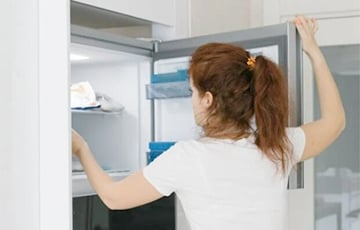 Намерзает лёд на задней стенке холодильника. Что делать?