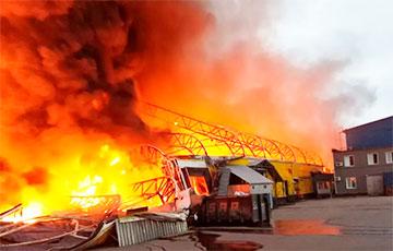 В Подмосковье вспыхнул мощный пожар