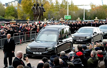 Принц Уильям и Алекс Фергюсон приехали на прощание с Бобби Чарльтоном