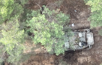 ВСУ показали эффектное уничтожение российских тягачей дронами