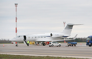 Связанный с Лукашенко олигарх перерегистрировал самолет на латвийскую компанию
