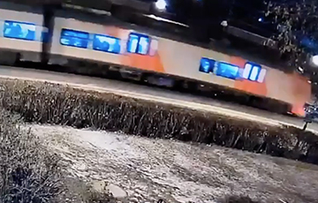 In Minsk, Man Stumbled And Fell Under High-Speed Train