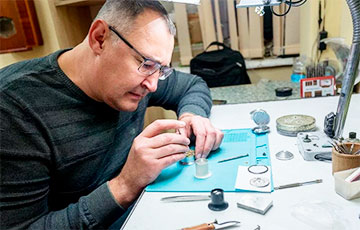 «Председатель колхоза выменял антикварные часы на корову»