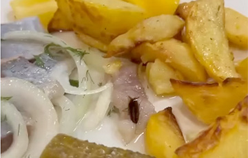 Расейскіх спартоўцаў кормяць прусакамі