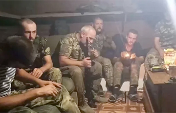 Russian Occupiers Say Command Abandoned Them On  Left Bank Of Kherson Region