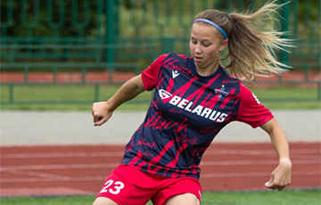 Белорусская футболистка, играющая в Дании, попросила не вызывать ее в сборную