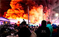 В российском Ростове масштабный пожар: со взрывами пылает крупнейший вещевой рынок