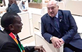 Над Лукашенко смеется даже президент Зимбабве