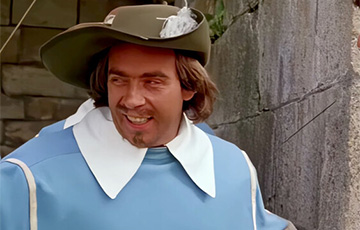 Actor Of Famous Film 'D'Artagnan, Three Musketeers' Dies