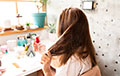 Зачем сбрызгивать бумажное полотенце лаком для волос: раскрыт неожиданный эффект