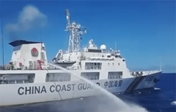 Китай атаковал филиппинские корабли в лагуне Скарборо