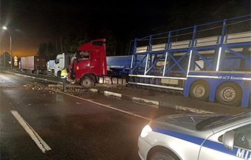 Heavy Truck Rams Four Tractors Near Minsk