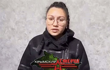 У Крыме школьнікі данеслі на настаўніцу, якая праспявала ўкраінскую песню