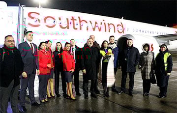 Подозреваемая в переброске мигрантов авиакомпания совершила первый рейс из Стамбула в Минск