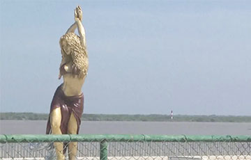 Певице Шакире поставили памятник в родном городе