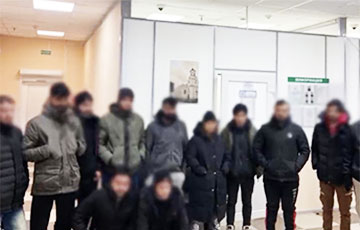 Пад Мінскам затрымалі вялікую групу мігрантаў