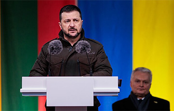 Зеленский: Россия не выдержит, если продолжать ее бить