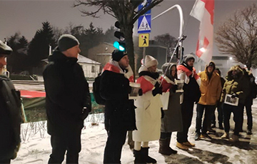 Belarusians At Commemoration Rally In Warsaw: Lukashists Killed Vadzim Khrasko In Prison