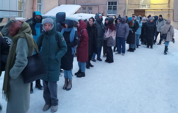 Russian Presidential Contender Boris Nadezhdin Collects 100,000 Signatures