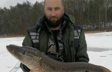 Рыбак у Ваўкавыскім раёне вылавіў вялізнага шчупака.