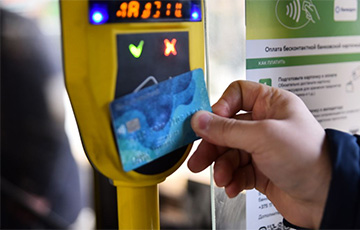 В Гомеле теперь можно оплатить проезд в автобусах банковской картой