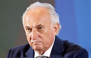 Seventh Billionaire Renounces Russian Citizenship