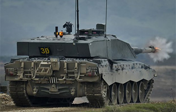 Ukrainian Paratroopers Show Spectacular Training Video