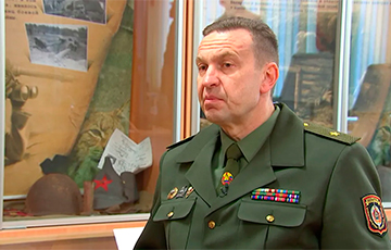 Карпенков начал раздавать белорусским военным шевроны «Вагнера»