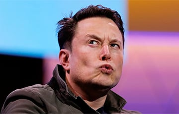 Маск паведаміў, што новая мадэль Tesla зможа лётаць