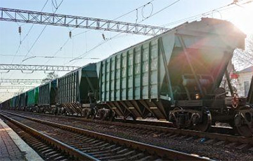 Россияне построили из вагонов линию обороны на Донбассе