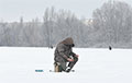 В Гомельской области мужчина так «устал» на рыбалке, что уснул на разливе реки