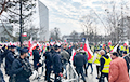 В Варшаве тысячи фермеров вышли на протест