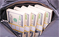 «Кража века»: белорус вывел для приятеля 74 000 рублей за «крипту» и ушел с деньгами через другой вход банка