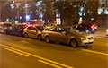 На проспекте Независимости в Минске собрался «паровозик» из семи авто